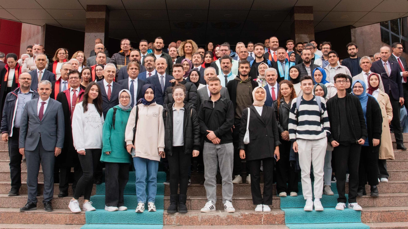 Selçuk Üniversitesi Akademik Yıl Açılış Töreni YÖK Başkanı Özvar’ın katılımıyla gerçekleştirildi